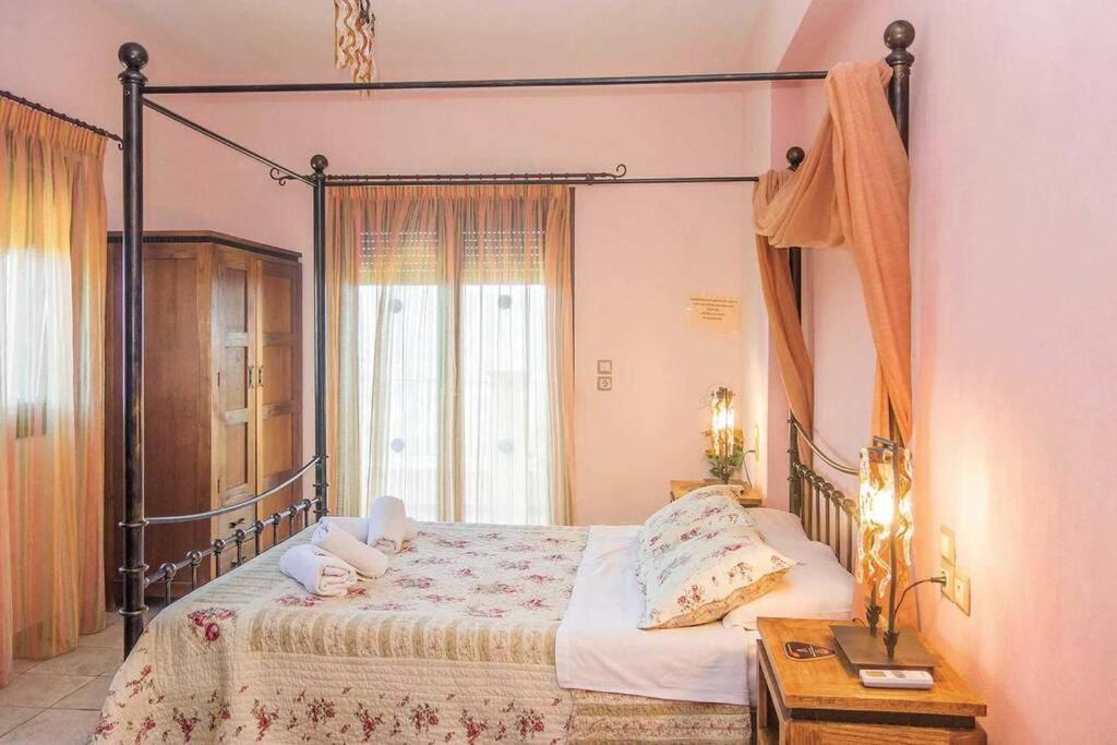Villa Ouranos In Pefkias Szkópelosz Kültér fotó