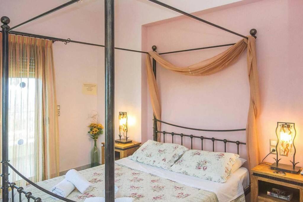 Villa Ouranos In Pefkias Szkópelosz Kültér fotó