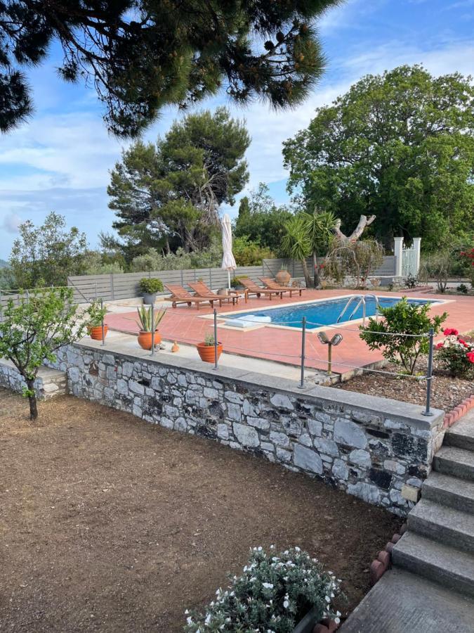 Villa Ouranos In Pefkias Szkópelosz Kültér fotó